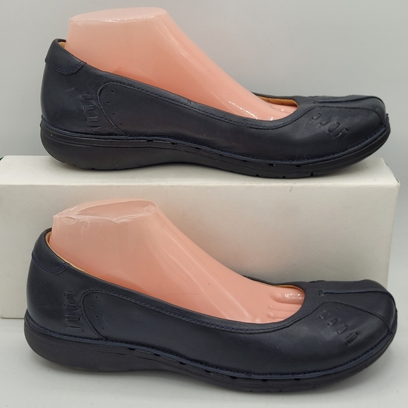 Clarks Women's Navy Blue Flats Size 9 - Picture 1 of 16